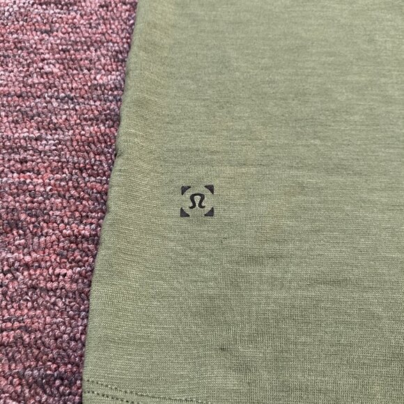 Lululemon Evolution Polo Shirt Men’s Small Short Sleeve Green Performance - Picture 3 of 4